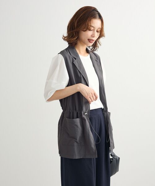 Green　Parks（グリーンパークス）の「ウエストドロストナイロンベスト（ベスト・レディース・カーキ/チャコールグレー・FREE）」の3枚目の写真