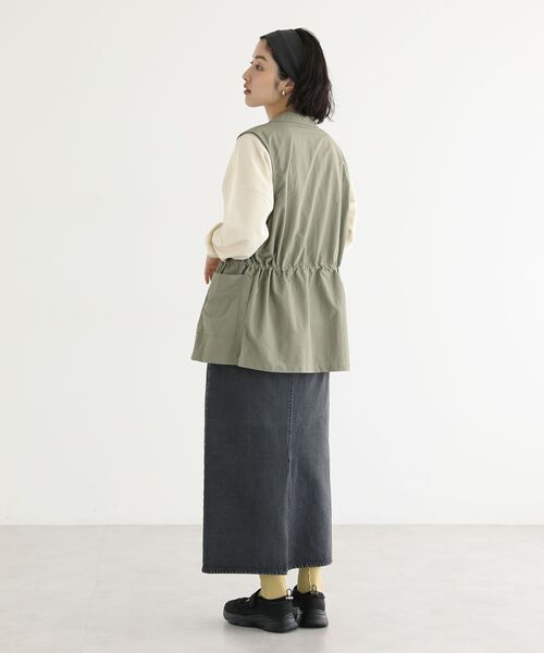 Green　Parks（グリーンパークス）の「ウエストドロストナイロンベスト（ベスト・レディース・カーキ/チャコールグレー・FREE）」の11枚目の写真