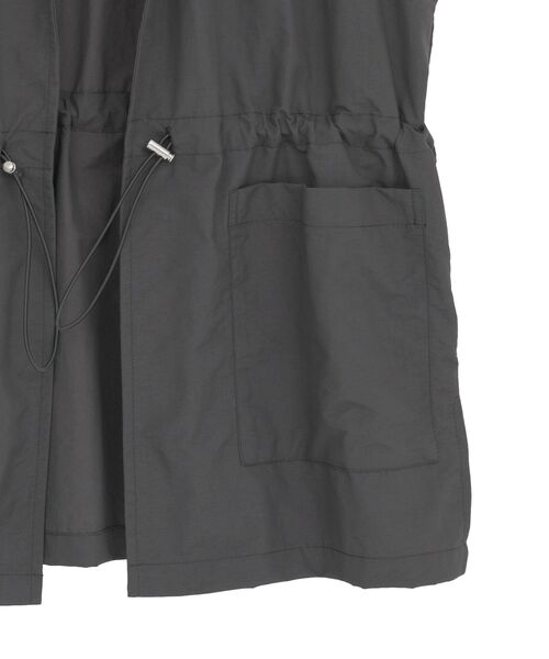 Green　Parks（グリーンパークス）の「ウエストドロストナイロンベスト（ベスト・レディース・カーキ/チャコールグレー・FREE）」の17枚目の写真