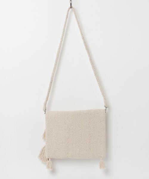 MAISON mou（メゾンムー）の「【Swaraj/スワラージ】2WAYスクェアサコッシュバッグ（手織り生地）（ショルダーバッグ・レディース・オフホワイト/ライトグレー・FREE）」の3枚目の写真