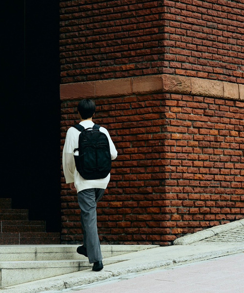 CHROME（クローム）の「［ CHROME / クローム ］AXCEL DAYPACK MD BK_BLACK / アクセル デイパック ミディアム ブラック 耐水 26L バックパック ビジネスバッグ 完全防水ポケット 15インチPC収納（バックパック/リュック・メンズ・ブラック・FREE）」の4枚目の写真