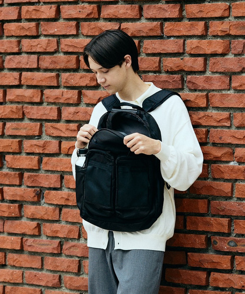 CHROME（クローム）の「［ CHROME / クローム ］AXCEL DAYPACK MD BK_BLACK / アクセル デイパック ミディアム ブラック 耐水 26L バックパック ビジネスバッグ 完全防水ポケット 15インチPC収納（バックパック/リュック・メンズ・ブラック・FREE）」の2枚目の写真