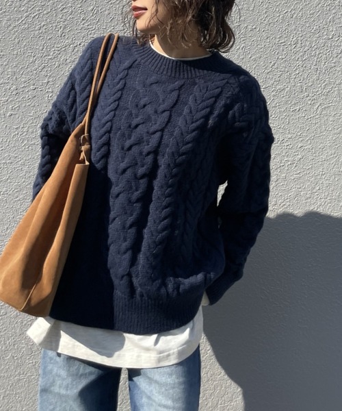 gossara(ゴサラ)の「【シーズンムード高まる】ケーブル編みニットプルオーバー(ニット/セーター・レディース・アイボリー/ネイビー・FREE)」の8枚目の写真