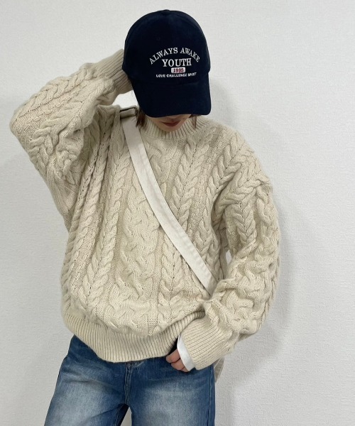 gossara(ゴサラ)の「【シーズンムード高まる】ケーブル編みニットプルオーバー(ニット/セーター・レディース・アイボリー/ネイビー・FREE)」の7枚目の写真