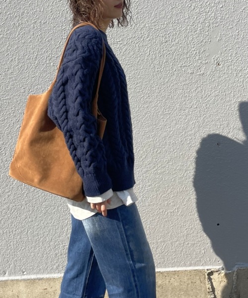 gossara(ゴサラ)の「【シーズンムード高まる】ケーブル編みニットプルオーバー(ニット/セーター・レディース・アイボリー/ネイビー・FREE)」の16枚目の写真