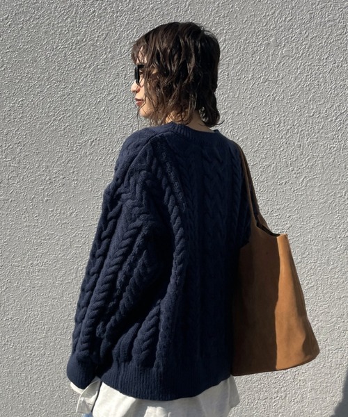 gossara(ゴサラ)の「【シーズンムード高まる】ケーブル編みニットプルオーバー(ニット/セーター・レディース・アイボリー/ネイビー・FREE)」の17枚目の写真