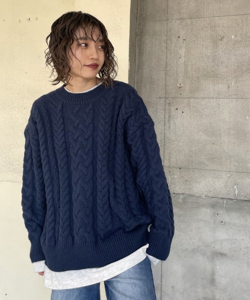 gossara(ゴサラ)の「【シーズンムード高まる】ケーブル編みニットプルオーバー(ニット/セーター・レディース・アイボリー/ネイビー・FREE)」の13枚目の写真