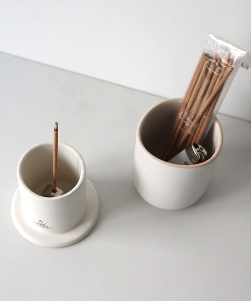 HIGHTIDE（ハイタイド）の「ANAheim アナハイム ポーセリン アッシュポット 磁器製の電子タバコ用灰皿（アッシュトレイ/ライター・メンズ・アイボリー・FREE）」の2枚目の写真