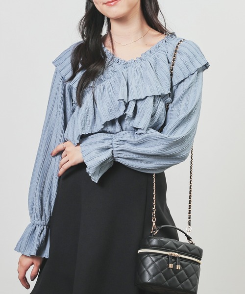 Honeys(ハニーズ)の「オフショル2way(Tシャツ/カットソー・レディース・イエロー/アイボリー/サックスブルー/ブラック・L/LL/M/S)」の1枚目の写真