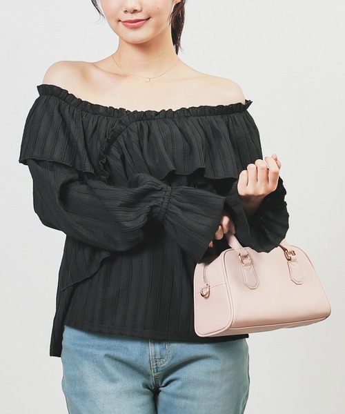 Honeys(ハニーズ)の「オフショル2way(Tシャツ/カットソー・レディース・イエロー/アイボリー/サックスブルー/ブラック・L/LL/M/S)」の3枚目の写真