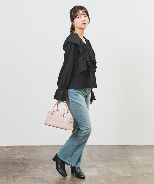 Honeys(ハニーズ)の「オフショル2way(Tシャツ/カットソー・レディース・イエロー/アイボリー/サックスブルー/ブラック・L/LL/M/S)」の11枚目の写真