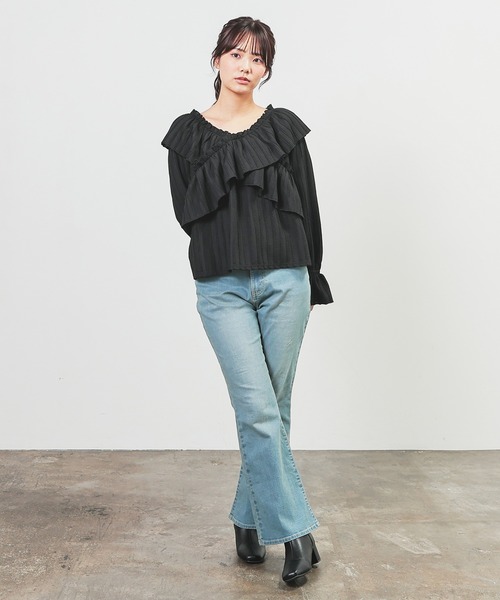 Honeys(ハニーズ)の「オフショル2way(Tシャツ/カットソー・レディース・イエロー/アイボリー/サックスブルー/ブラック・L/LL/M/S)」の12枚目の写真