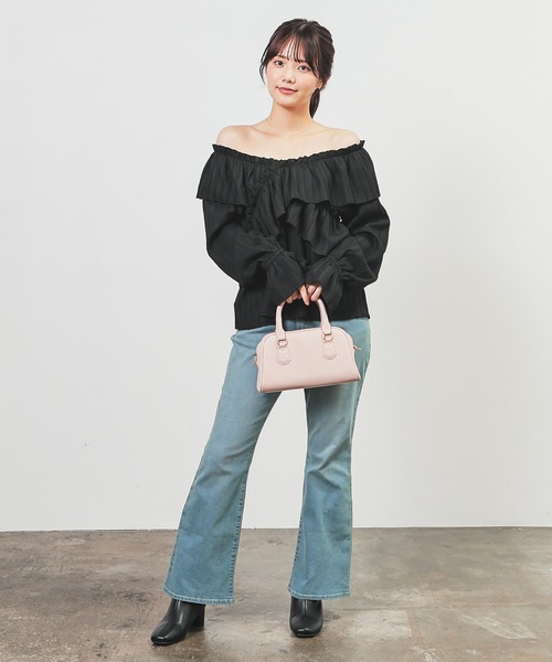 Honeys(ハニーズ)の「オフショル2way(Tシャツ/カットソー・レディース・イエロー/アイボリー/サックスブルー/ブラック・L/LL/M/S)」の14枚目の写真