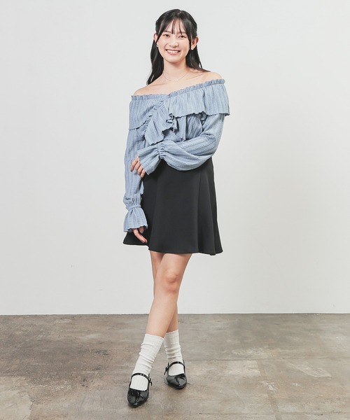 Honeys(ハニーズ)の「オフショル2way(Tシャツ/カットソー・レディース・イエロー/アイボリー/サックスブルー/ブラック・L/LL/M/S)」の21枚目の写真