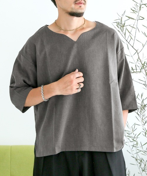 LUXSTYLE(ラグスタイル)の「キーネックリラックス半袖Tシャツ(Tシャツ/カットソー・メンズ・ホワイト/チャコールグレー/カーキ・L/M)」の3枚目の写真