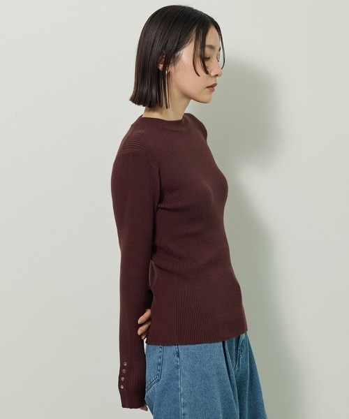 Green　Parks（グリーンパークス）の「【WEB限定】 もちやわ袖口釦リブニットプルオーバー（ニット/セーター・レディース・ブラウン/レッド/ブラック/オフホワイト/グレー/ブルー・FREE）」の22枚目の写真