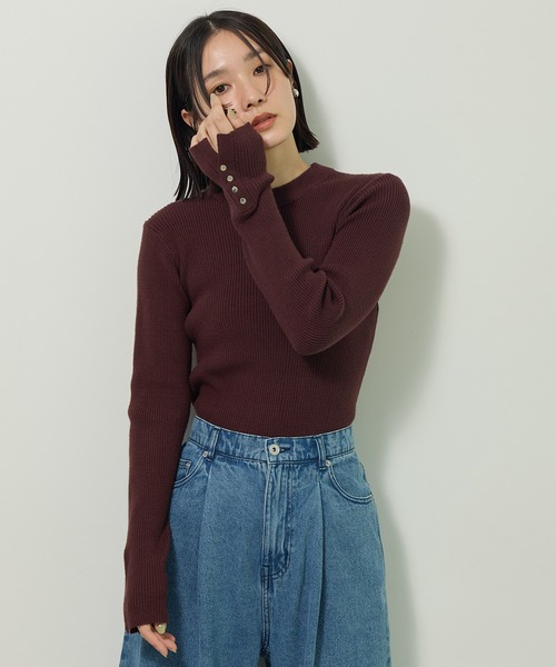 Green　Parks（グリーンパークス）の「【WEB限定】 もちやわ袖口釦リブニットプルオーバー（ニット/セーター・レディース・ブラウン/レッド/ブラック/オフホワイト/グレー/ブルー・FREE）」の17枚目の写真