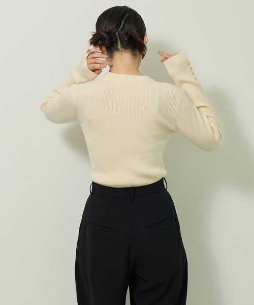 Green　Parks（グリーンパークス）の「【WEB限定】 もちやわ袖口釦リブニットプルオーバー（ニット/セーター・レディース・ブラウン/レッド/ブラック/オフホワイト/グレー/ブルー・FREE）」の11枚目の写真