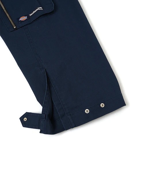 FACETASM（ファセッタズム）の「FACETASM/ファセッタズム×Dickies/ディッキーズ CARGO PANTS カーゴパンツ ワイドパンツ（カーゴパンツ・メンズ・オレンジ/ネイビー/ベージュ・5/4/3）」の4枚目の写真