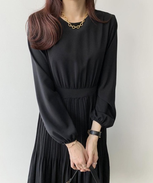 メゾンドアール　maison de r シャンブレープリーツワンピース　新品 メゾンドアール maison de r シャンブレープリーツワンピース 新品