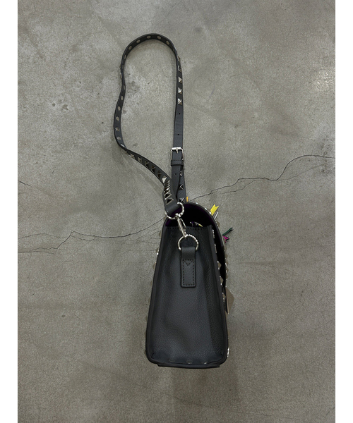 ABAHOUSE(アバハウス)の「【cheek/チーク】studs shoulder/ショルダーバッグ/クラッチバッグ/ユニセックス【WEB限定】(ショルダーバッグ・メンズ・グレー/ブラック/キャメル・フリー)」の12枚目の写真