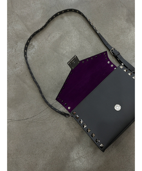 ABAHOUSE(アバハウス)の「【cheek/チーク】studs shoulder/ショルダーバッグ/クラッチバッグ/ユニセックス【WEB限定】(ショルダーバッグ・メンズ・グレー/ブラック/キャメル・フリー)」の14枚目の写真