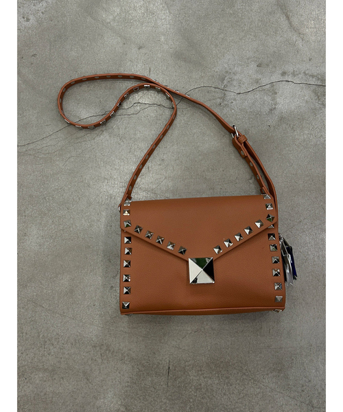 ABAHOUSE(アバハウス)の「【cheek/チーク】studs shoulder/ショルダーバッグ/クラッチバッグ/ユニセックス【WEB限定】(ショルダーバッグ・メンズ・グレー/ブラック/キャメル・フリー)」の16枚目の写真