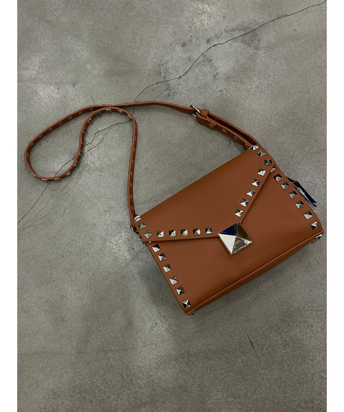 ABAHOUSE(アバハウス)の「【cheek/チーク】studs shoulder/ショルダーバッグ/クラッチバッグ/ユニセックス【WEB限定】(ショルダーバッグ・メンズ・グレー/ブラック/キャメル・フリー)」の17枚目の写真