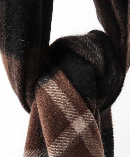 NOLLEY’S(ノーリーズ)の「カシミヤチェックマフラー30(ストール/ショール・メンズ・グレー系その他2/グレー系その他/ブルー系その他2/ブラウン系その他/ブラウン系その他2/ブルー系その他・FREE)」の7枚目の写真