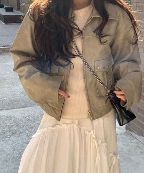 PLACE STUDIO（プレイススタジオ）の「シングルライダーポケットリベットレザーバイカージャケット_3COLOR（ライダースジャケット・レディース・ベージュ/ブラウン/ブラック・FREE）」の3枚目の写真