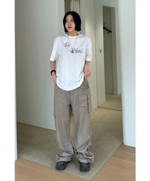 INSILENCE(インサイロンス)の「マルチポケットピンタックパンツ TAN GREY(その他パンツ・レディース・その他・LARGE/MEDIUM)」の10枚目の写真