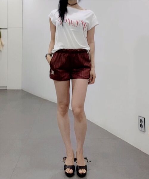 YOUHEE（ユヒ）の「OFF-SHOULDER T-SHIRTS WHITE（Tシャツ/カットソー・レディース・その他・FREE）」の7枚目の写真