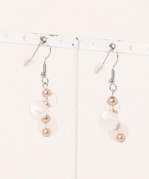 tone（トーン）の「【-lensa-】ぷるんと可愛いピアス１(MA)（ピアス（両耳用）・レディース・ホワイト・FREE）」の5枚目の写真