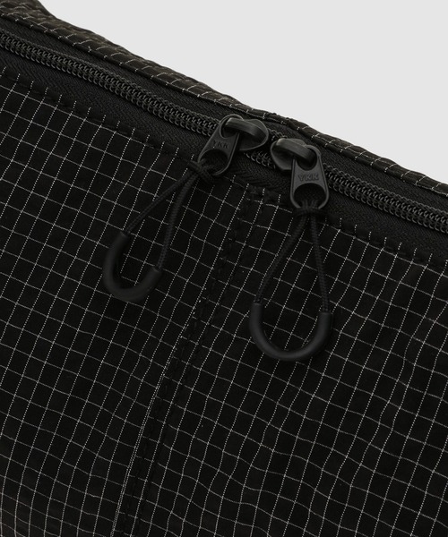 COMME des GARCONS HOMME（コム デ ギャルソン・オム）の「POLYESTER CHECK PATTERN BAG（ボディバッグ/ウエストポーチ・メンズ・カーキ/ブラック・ONE SIZE）」の4枚目の写真