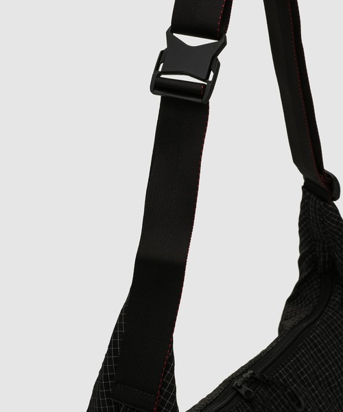 COMME des GARCONS HOMME（コム デ ギャルソン・オム）の「POLYESTER CHECK PATTERN BAG（ボディバッグ/ウエストポーチ・メンズ・カーキ/ブラック・ONE SIZE）」の11枚目の写真