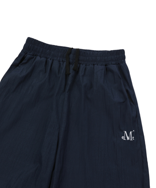 MUCENT(ムセント)の「ビルバオポリナイロンパラシュートストリングワイドパンツ 男女共用 (4カラー)(スウェットパンツ・レディース・ブラック/カーキ/ネイビー/チャコール・1/FREE)」の11枚目の写真