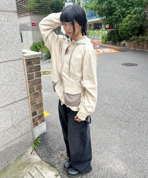 SOME PLACE（サムプレイス）の「ユニセックスヒドンストリングワイドキリングウォッシングバルーンデニムパンツ[黒青]（デニムパンツ・レディース・ブラック・FREE）」の6枚目の写真