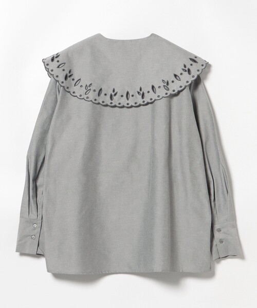 BEAMS HEART(ビームスハート)の「刺繍 ビッグカラー シャツ(シャツ/ブラウス・レディース・ブラック/サックスブルー/オフホワイト・FREE)」の4枚目の写真