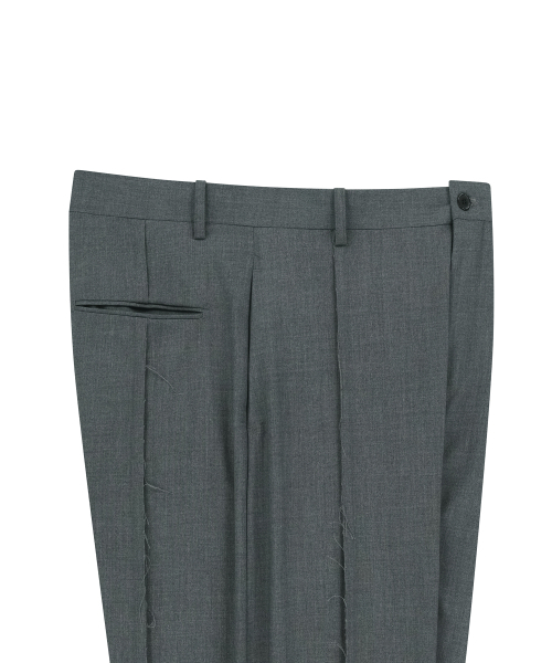 ENDOOR(エンドア)の「Exposed seam pants (charcoal)(スラックス・メンズ・チャコールグレー・3/1/2)」の5枚目の写真