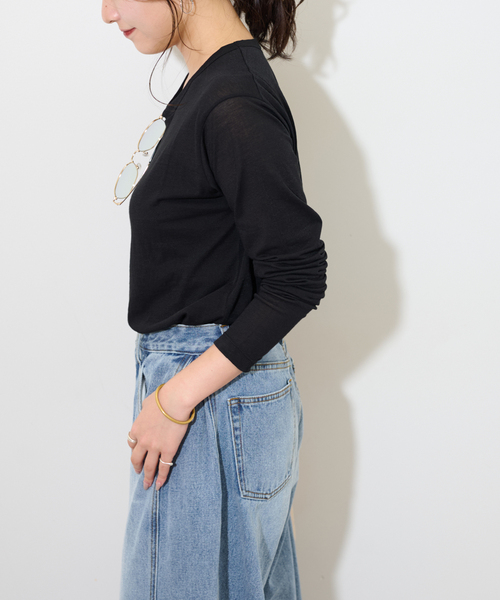JOURNAL STANDARD relume(ジャーナルスタンダード レリューム)の「《追加5》シアークルーネックロングTシャツ(Tシャツ/カットソー・レディース・ブラック/レッド/ブラウン/ホワイト・FREE)」の9枚目の写真