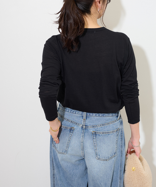 JOURNAL STANDARD relume(ジャーナルスタンダード レリューム)の「《追加5》シアークルーネックロングTシャツ(Tシャツ/カットソー・レディース・ブラック/レッド/ブラウン/ホワイト・FREE)」の10枚目の写真