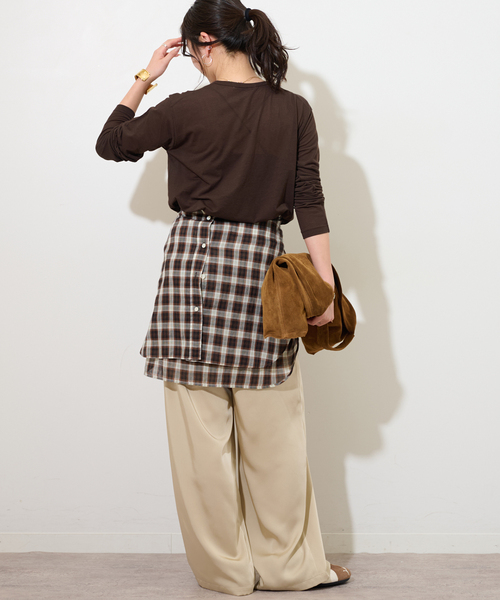 JOURNAL STANDARD relume(ジャーナルスタンダード レリューム)の「《追加5》シアークルーネックロングTシャツ(Tシャツ/カットソー・レディース・ブラック/レッド/ブラウン/ホワイト・FREE)」の16枚目の写真