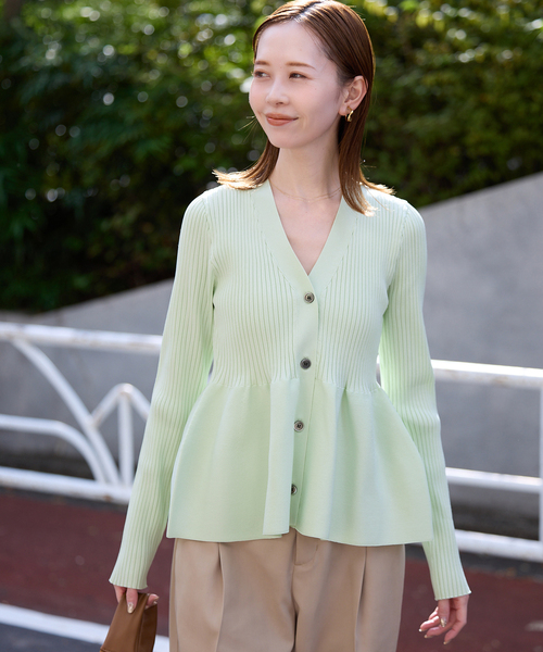 SLOBE IENA（スローブイエナ）の「Vネックペプラムカーディガン（カーディガン/ボレロ・レディース・ブラック/アイボリー/グリーン・FREE）」の7枚目の写真