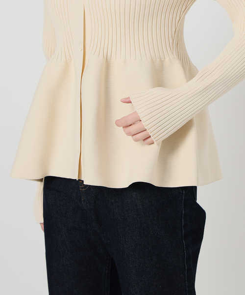 SLOBE IENA（スローブイエナ）の「Vネックペプラムカーディガン（カーディガン/ボレロ・レディース・ブラック/アイボリー/グリーン・FREE）」の17枚目の写真