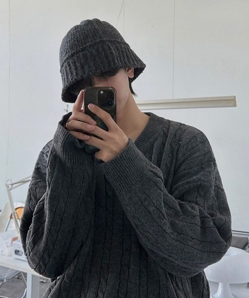 NOWLE(ノウル)の「【NOWLE】ケーブル編み Vネック プルオーバー ニット(ニット/セーター・メンズ・グレー/ダークブルー・X-LARGE/MEDIUM/LARGE)」の4枚目の写真