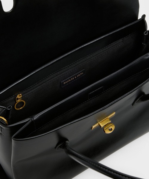 CHARLES & KEITH(チャールズ & キース)の「Kerry ケリー ターンロック ダブルハンドルトラペーズトートバッグ(トートバッグ・レディース・ダークブラウン系3/ブラック・L)」の9枚目の写真