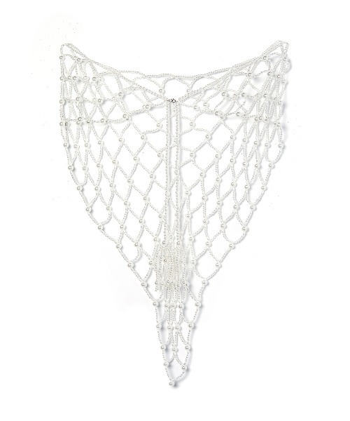 Ameri（アメリ）の「UND TRIANGLE PEARL SCARF（ストール/ショール・レディース・ホワイト・FREE）」の6枚目の写真