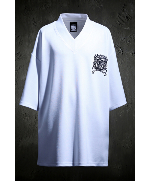 KIRTIMUKHA（キールティムカ）の「ロゴプリントVネック半袖Tシャツホワイト（Tシャツ/カットソー・メンズ・その他・FREE）」の2枚目の写真