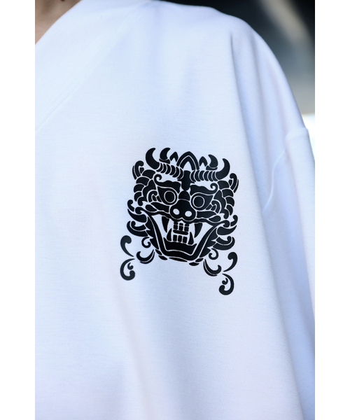 KIRTIMUKHA（キールティムカ）の「ロゴプリントVネック半袖Tシャツホワイト（Tシャツ/カットソー・メンズ・その他・FREE）」の9枚目の写真