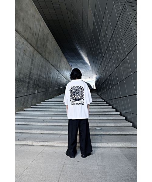 KIRTIMUKHA（キールティムカ）の「ロゴプリントVネック半袖Tシャツホワイト（Tシャツ/カットソー・メンズ・その他・FREE）」の10枚目の写真